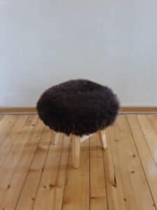 Taboret ze skórzanym obszyciem