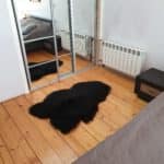 Naturalna czarna skóra owcza - Island