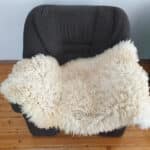 Skóra owcza – Biała – Naturalna – Kręcony włos