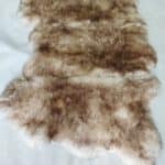 Dywan Trójka – Skóra Owcza Zszyta Bokiem – Muflon