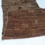 Patchworkowa narzuta z owczej skóry – brązowa kapa na kanapę/łóżko - naturalna, miękka i ciepła