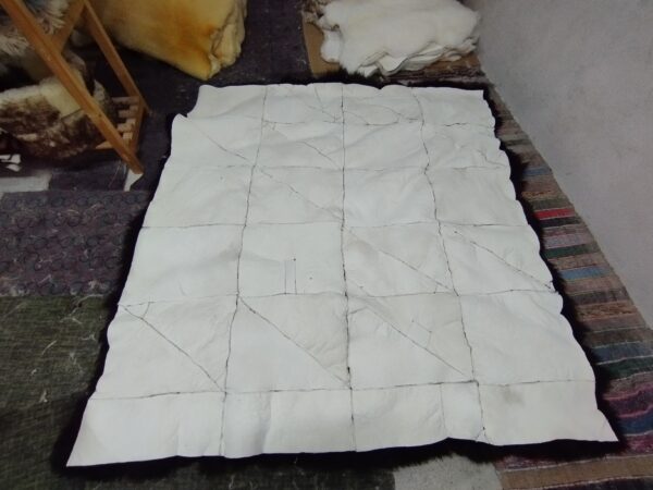 Duży dywan z naturalnej skóry owczej – 200×220 cm – czekoladowy brąz