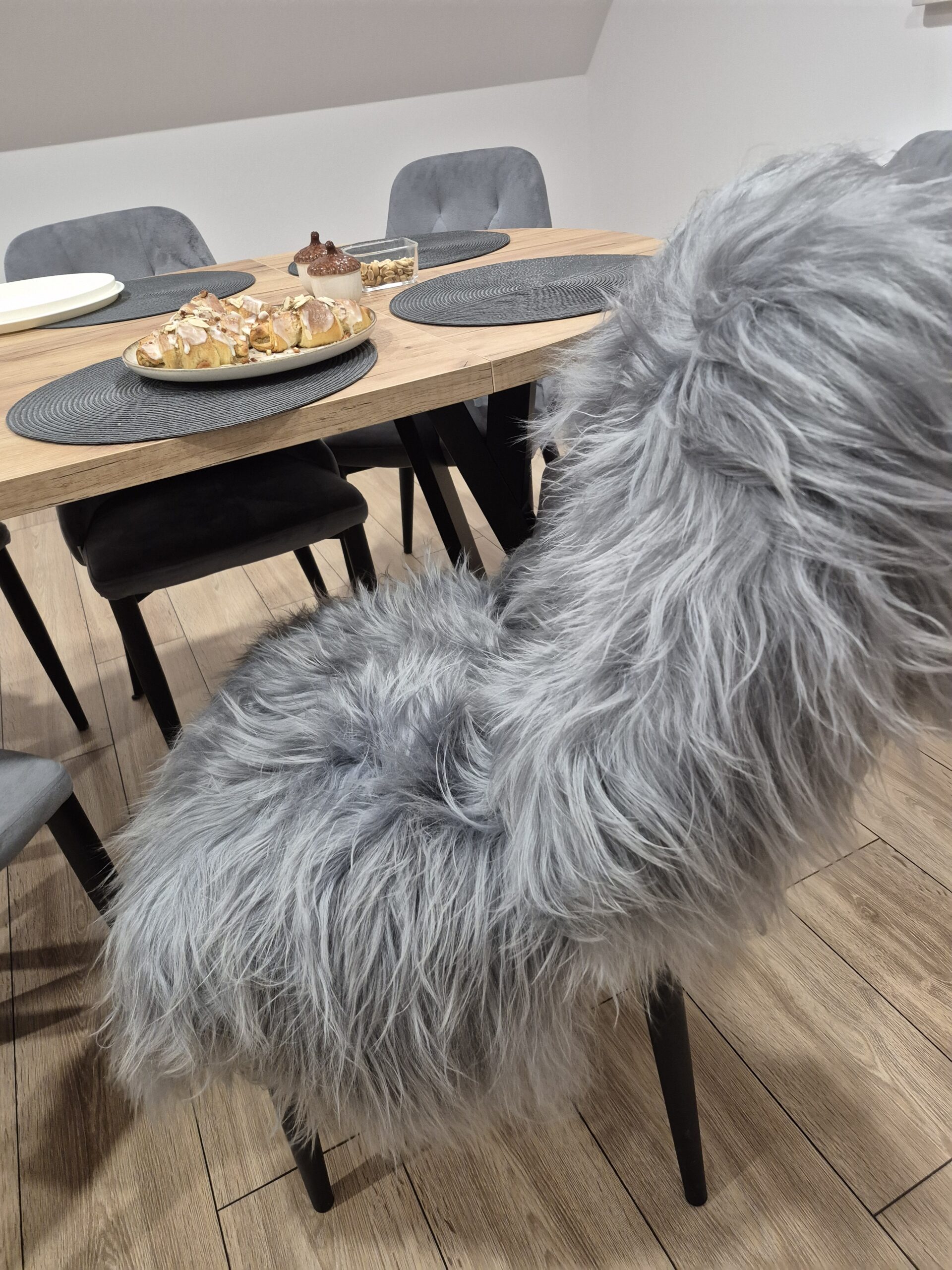 Skóra owcza - Island - Szara - Naturalna - Barwiona