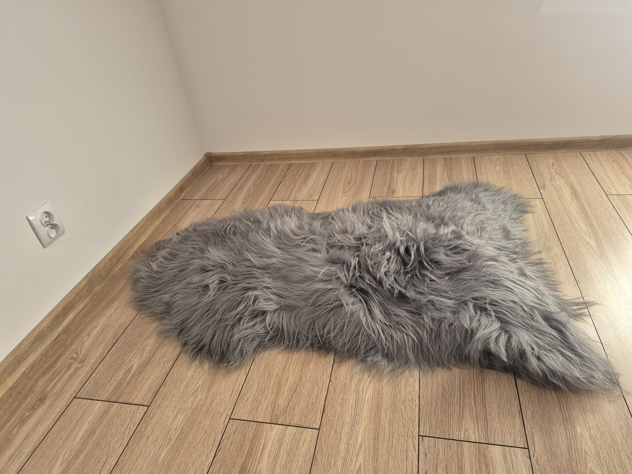 Skóra owcza - Island - Szara - Naturalna - Barwiona