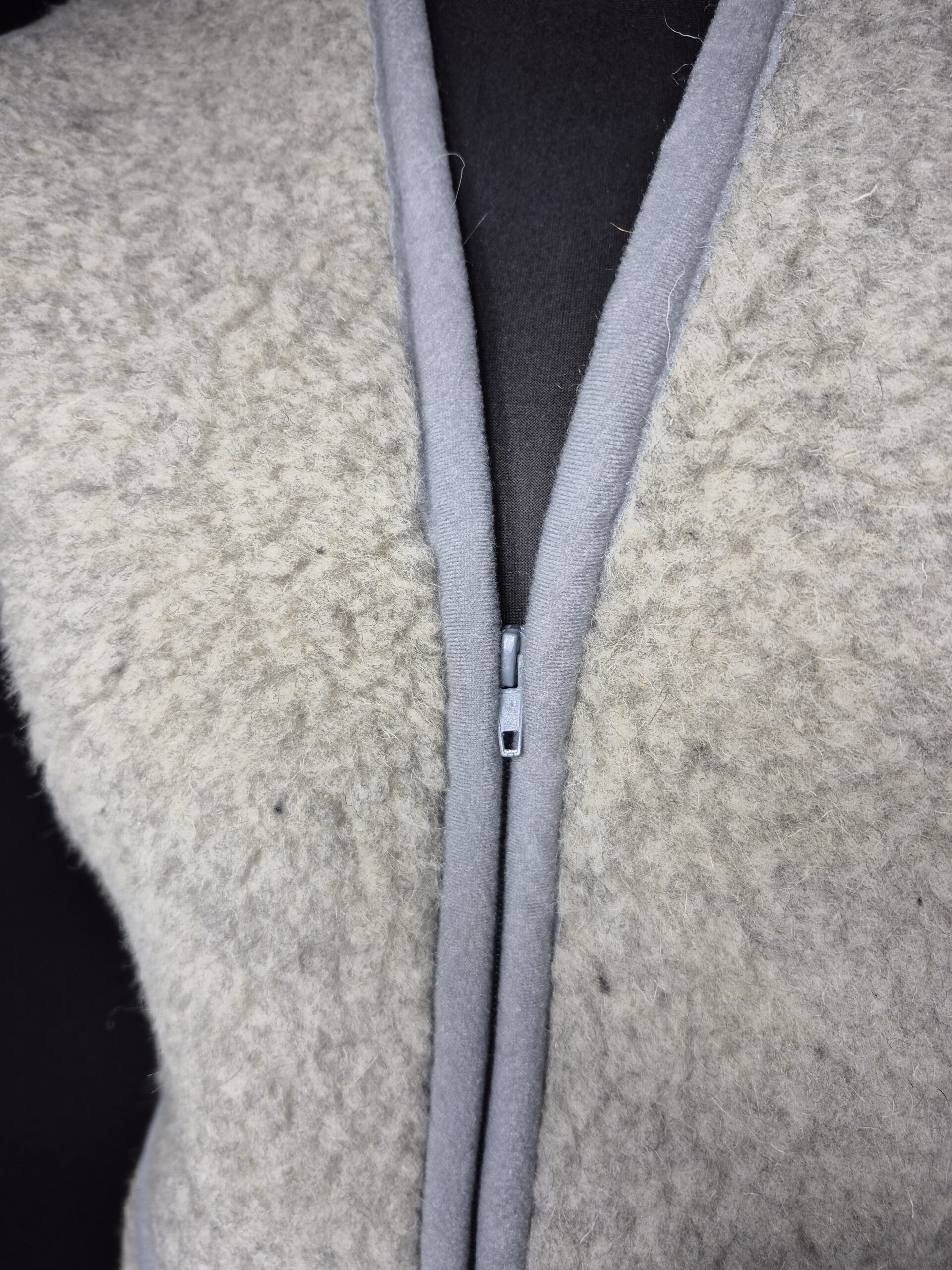 Kamizelka Wełniana 100% Owcza Wełna – Szara