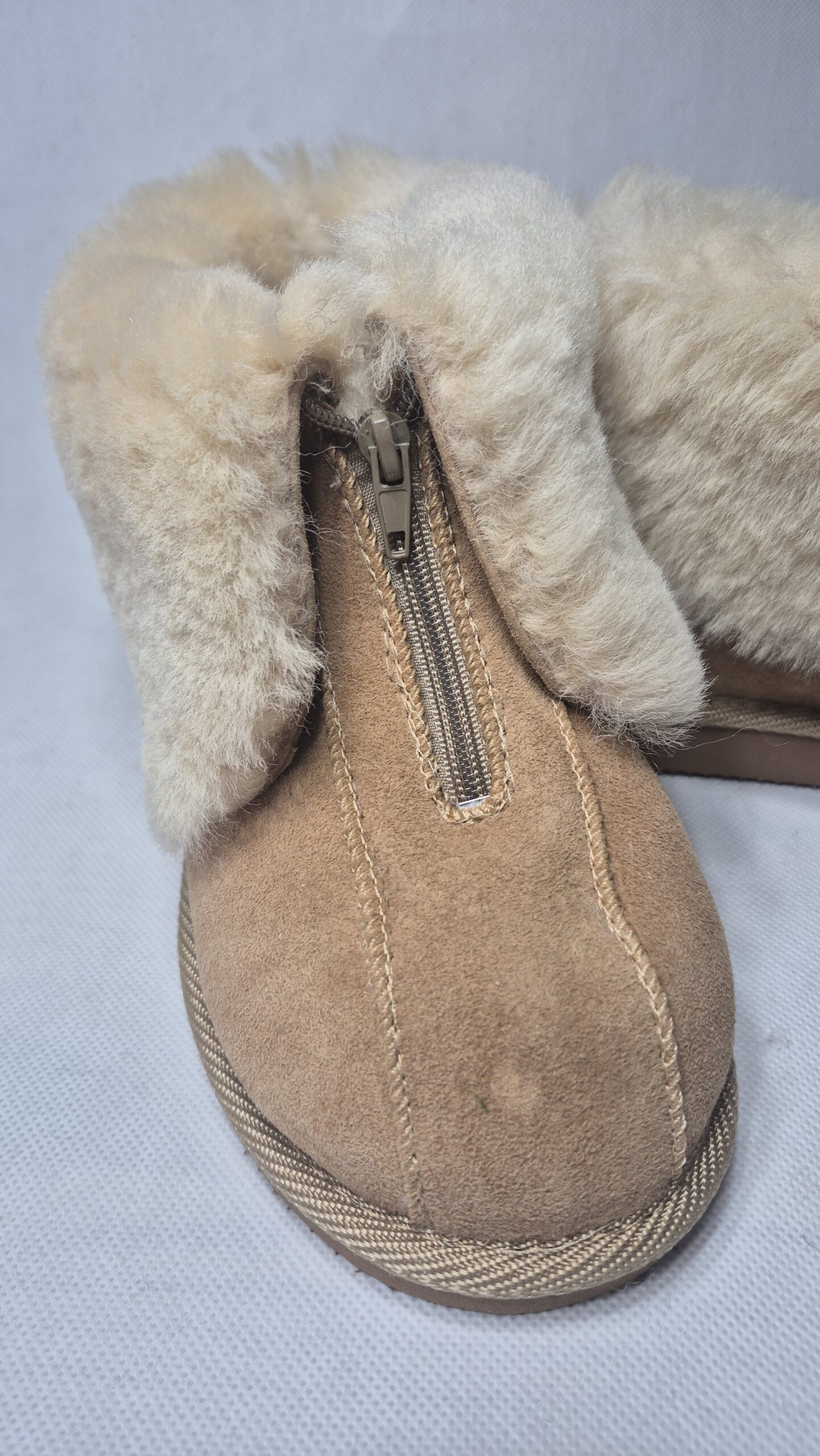 Skórzane Zamszowe Śniegowce Unisex Mukluki z Naturalnej Owczej Skóry – Beżowe Botki na Zamek