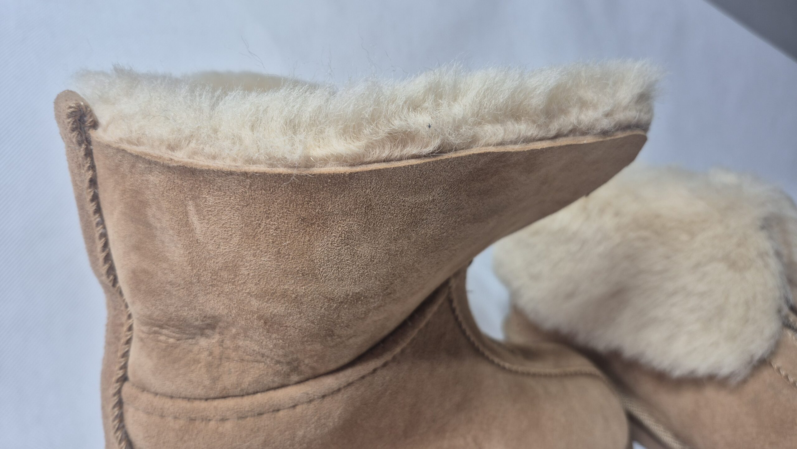 Skórzane Zamszowe Śniegowce Unisex Mukluki z Naturalnej Owczej Skóry – Beżowe Botki na Zamek