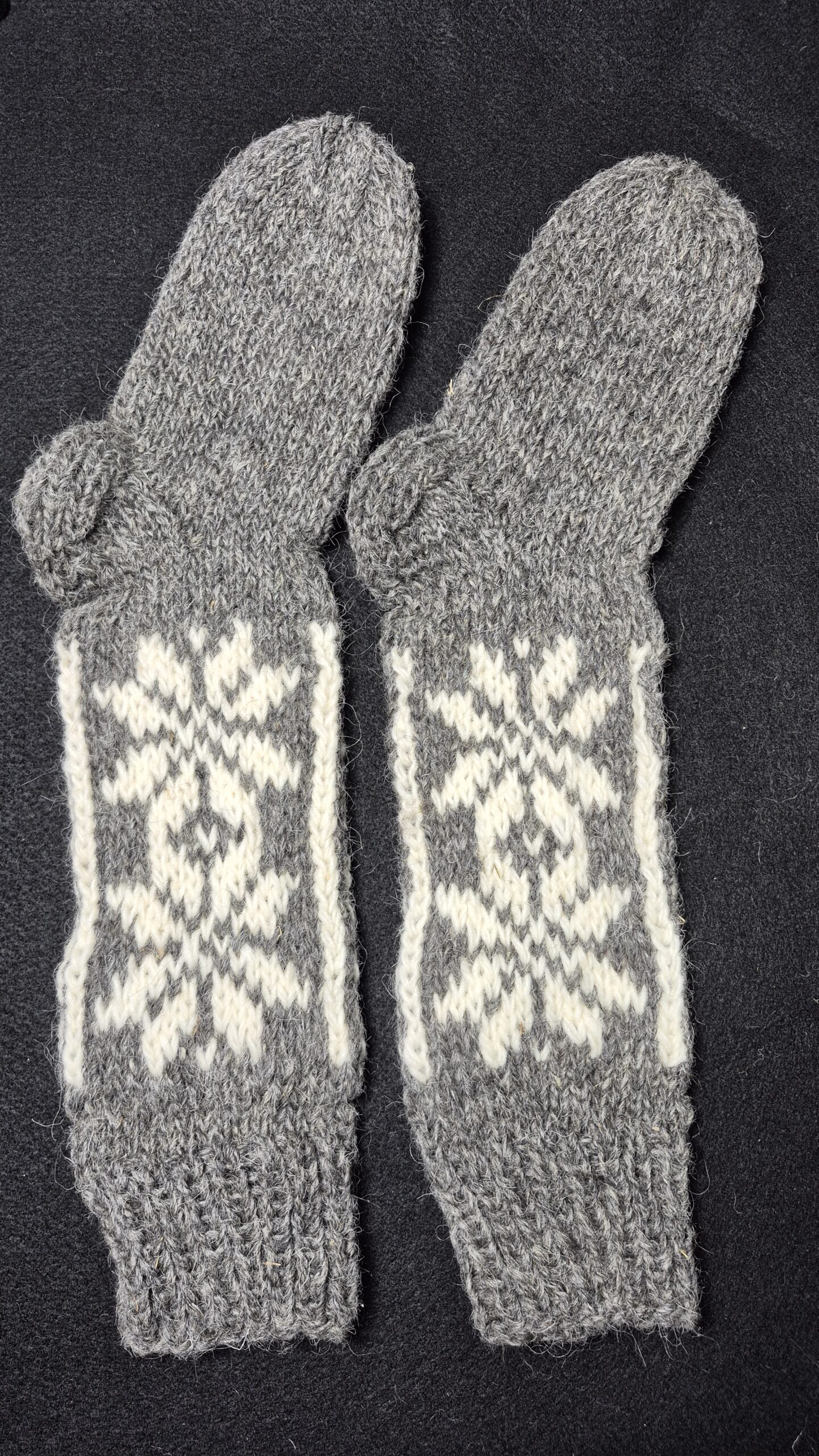 Skarpety wełniane 100% wełna owcza ręcznie robione handmade ciepłe grube czarne + wzór