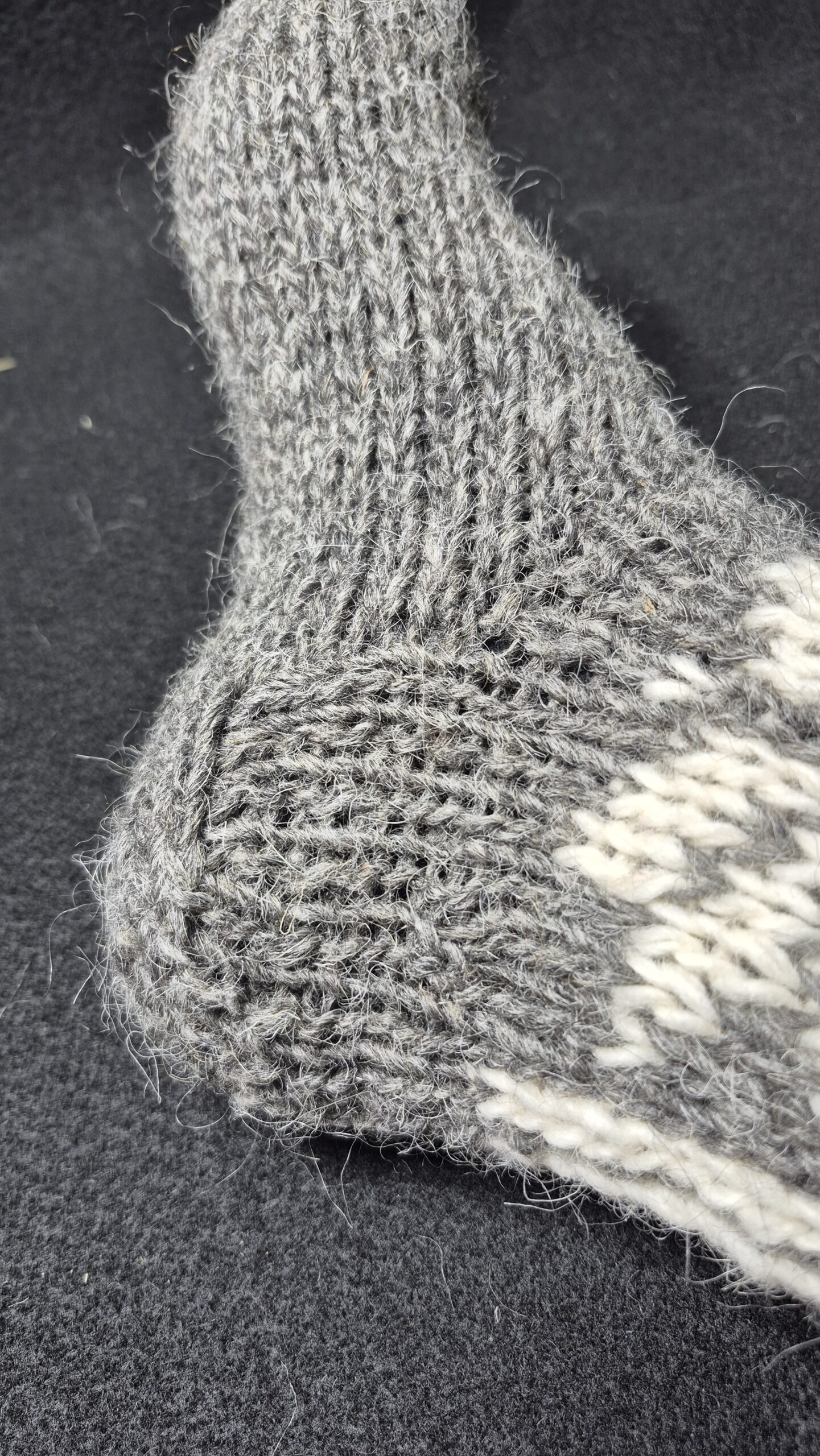 Skarpety wełniane 100% wełna owcza ręcznie robione handmade ciepłe grube czarne + wzór